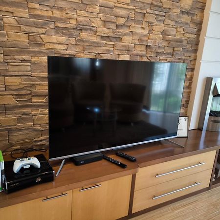 Uroczy Apartament Przy Deptaku Z Parkingiem. Polanica-Zdrój Exteriör bild