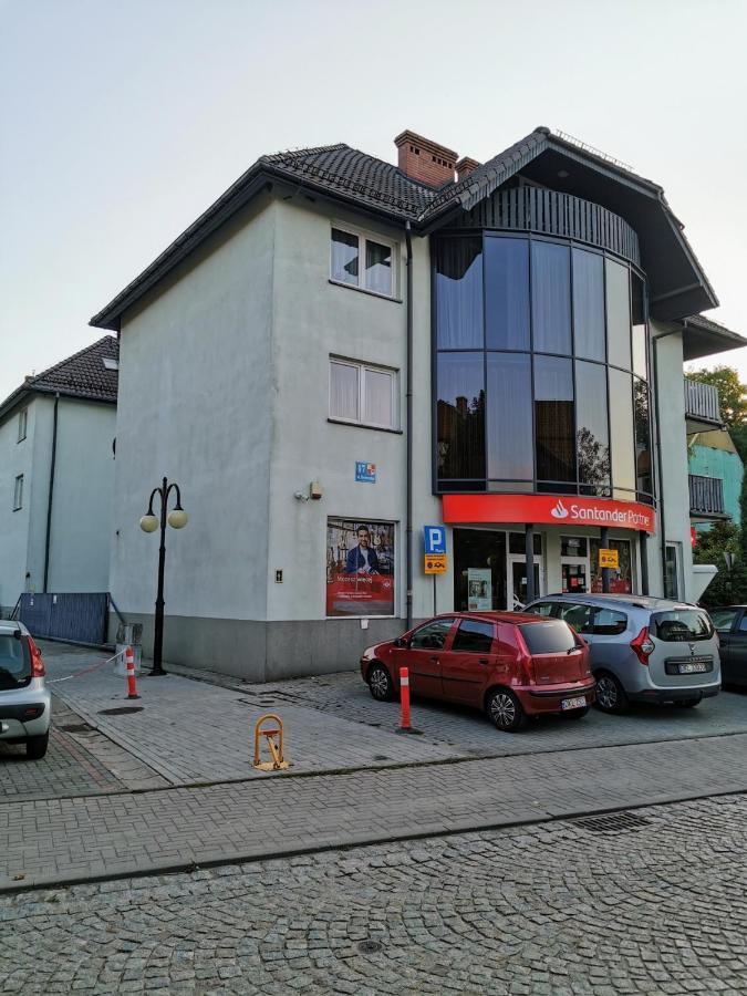 Uroczy Apartament Przy Deptaku Z Parkingiem. Polanica-Zdrój Exteriör bild