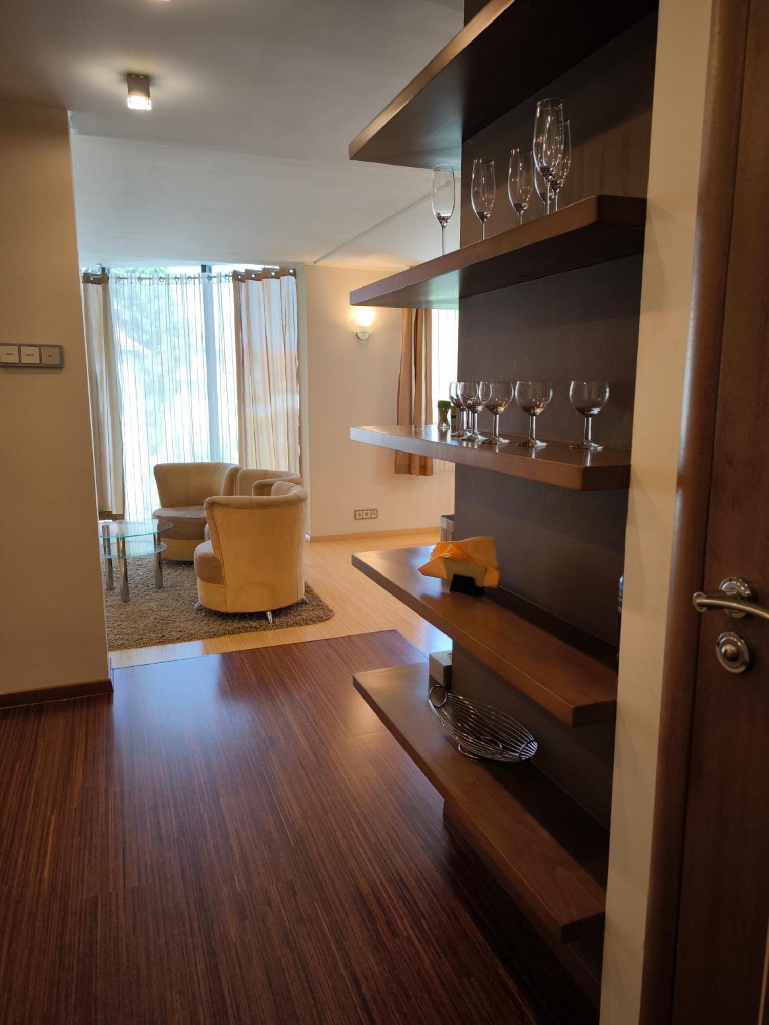 Uroczy Apartament Przy Deptaku Z Parkingiem. Polanica-Zdrój Exteriör bild