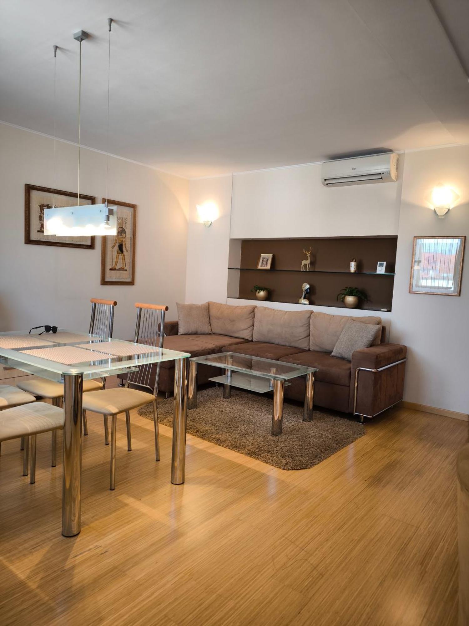 Uroczy Apartament Przy Deptaku Z Parkingiem. Polanica-Zdrój Exteriör bild