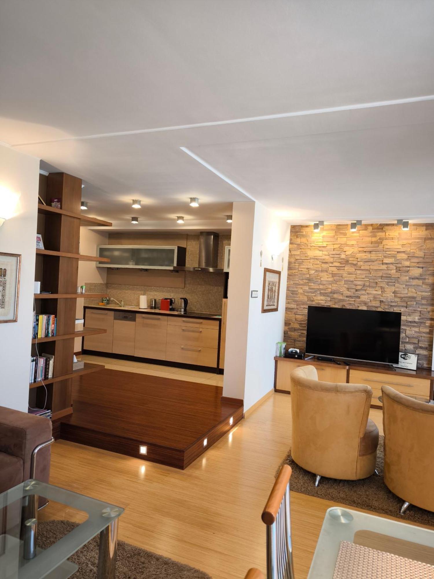Uroczy Apartament Przy Deptaku Z Parkingiem. Polanica-Zdrój Exteriör bild